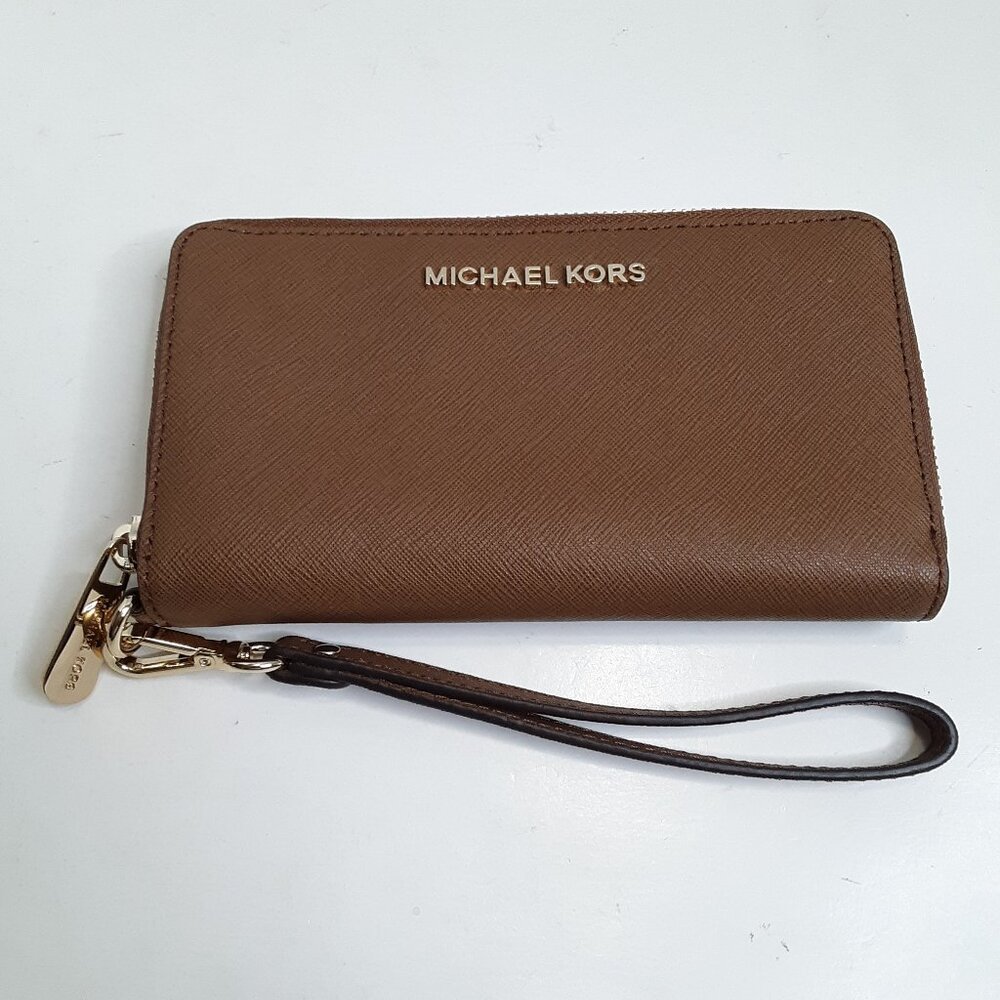 Michael Kors Women's Jet Set Travel Brown Leather Wallet